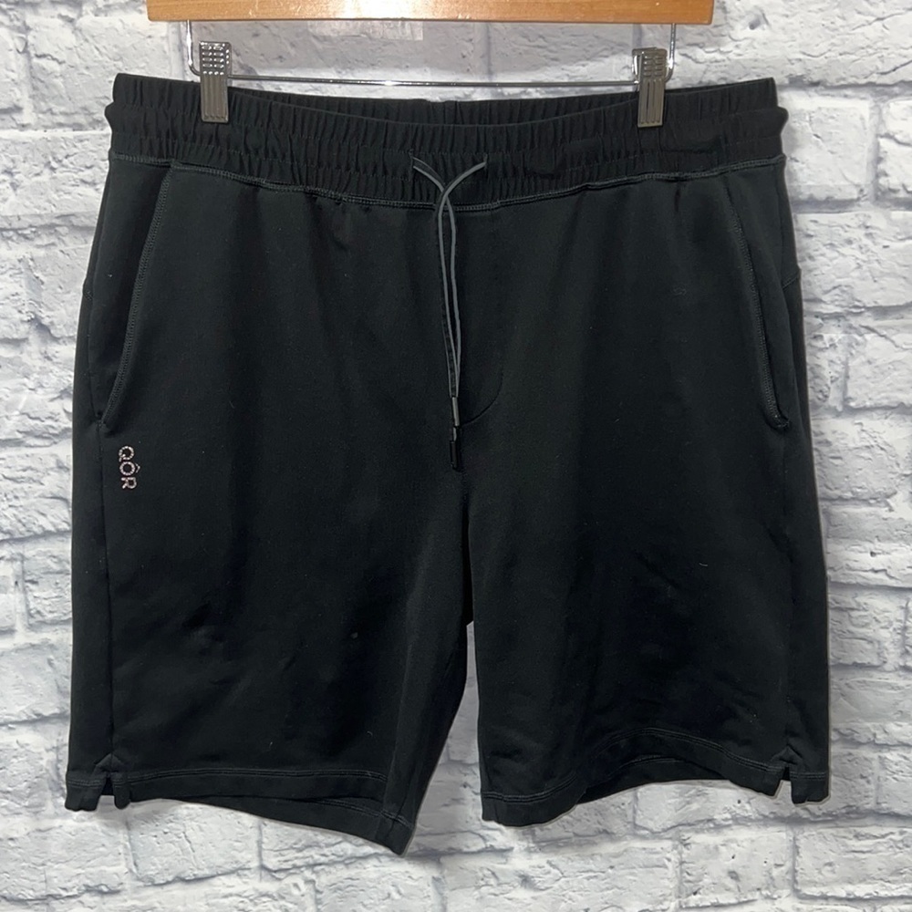 QOR Athletic Shorts Black | size  Large